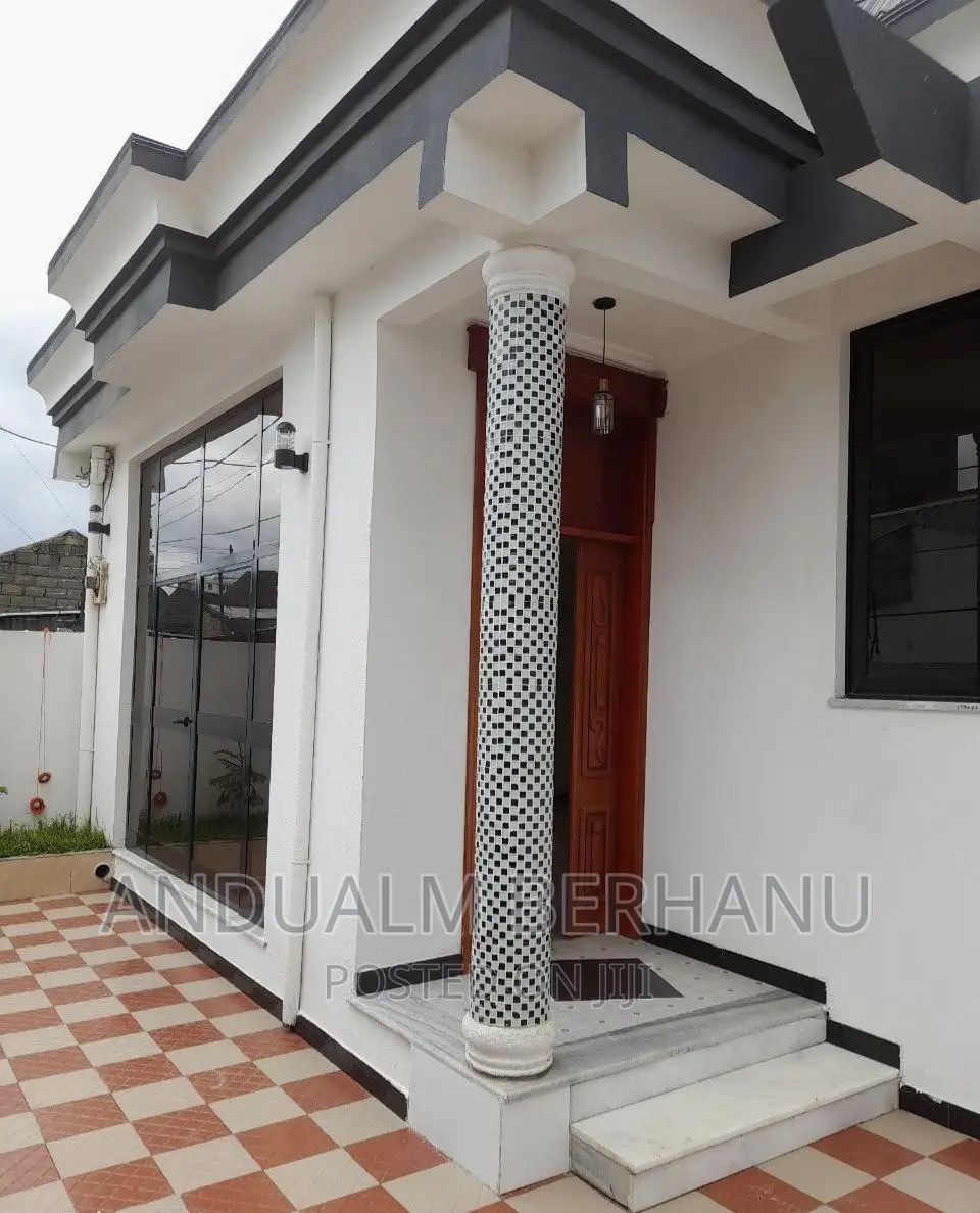 3bdrm Villa in Bole for sale
