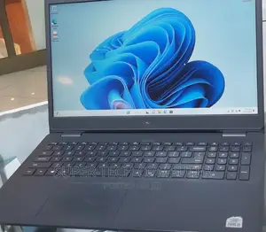 Photo - New Laptop Dell Inspiron 15 3531 16GB Intel Core I5 HDD 750GB