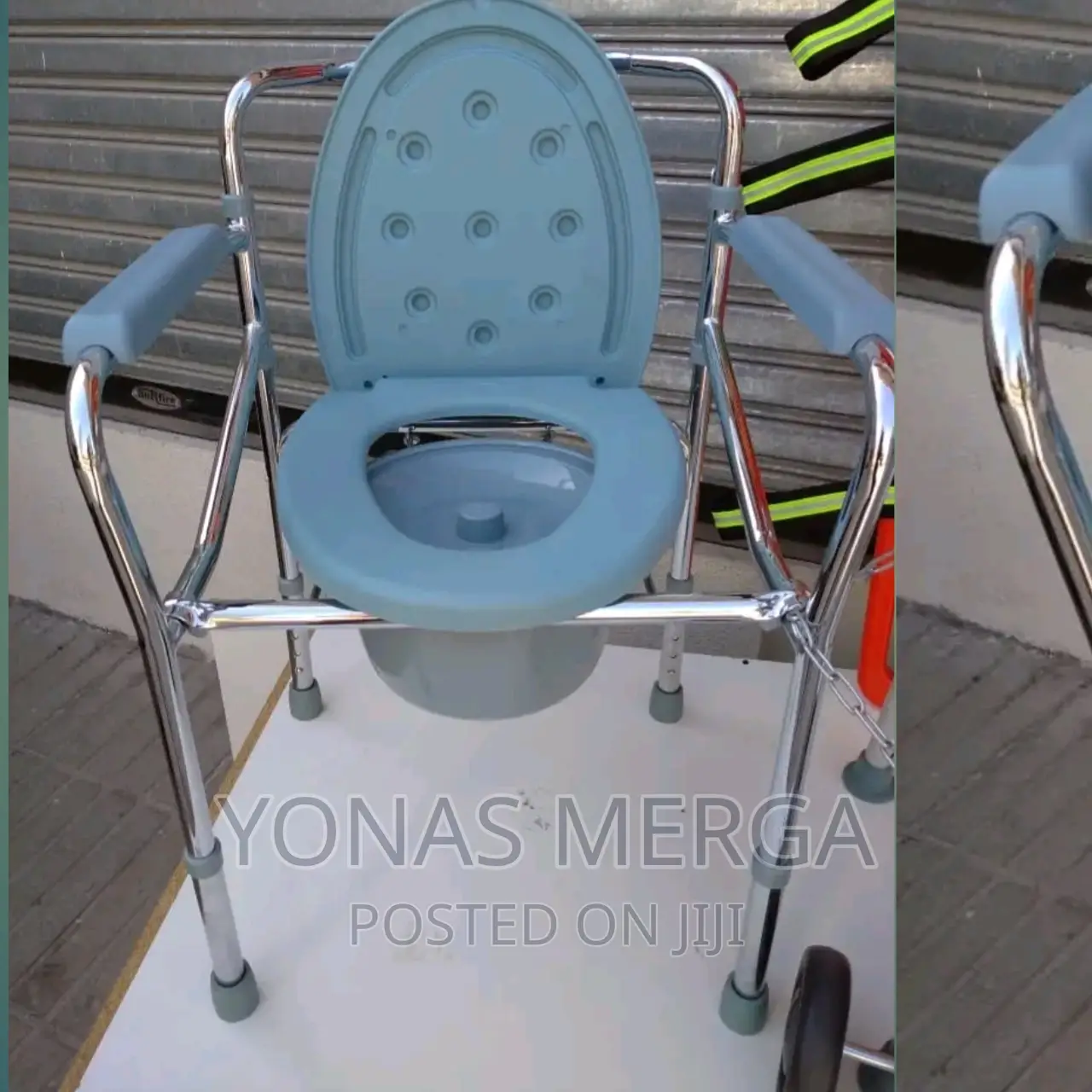 New Toilet Chair Simply Add a Liner Bucket for Easy Cleanup