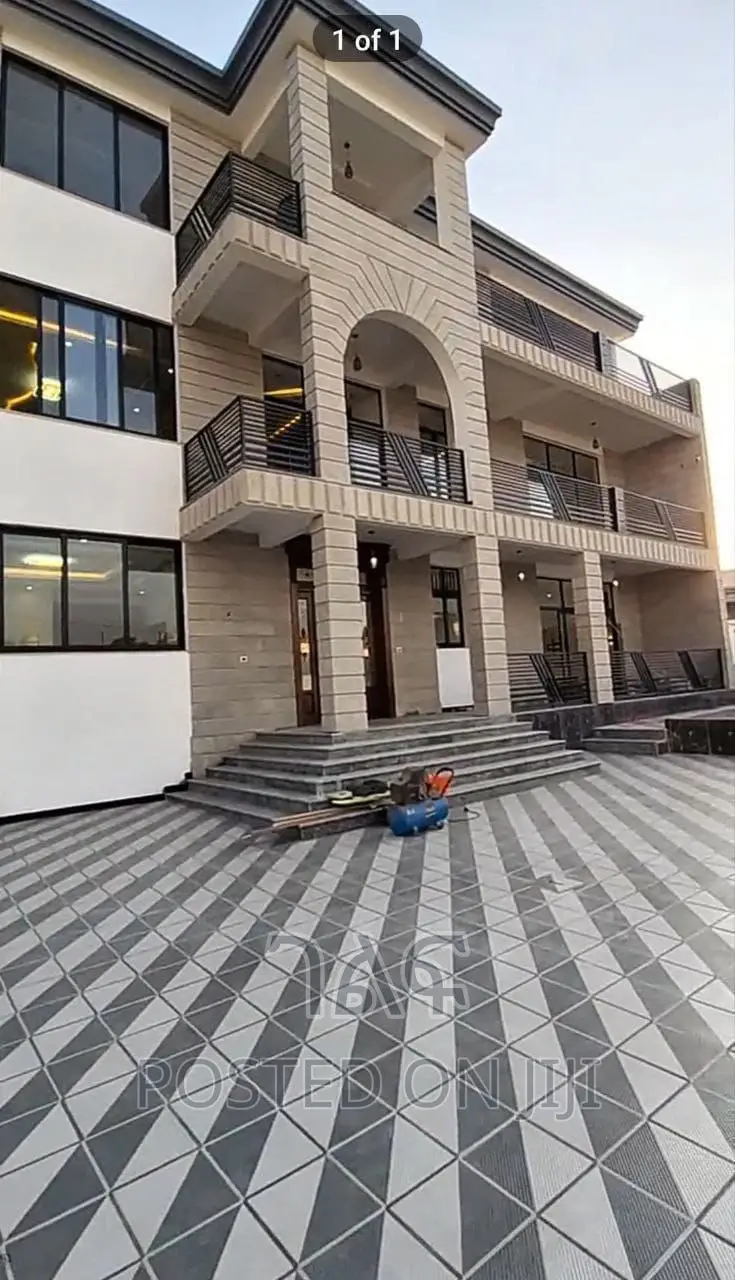 8bdrm House in የግል ቅንጡ መኖሪያ ቤት, Bole for sale