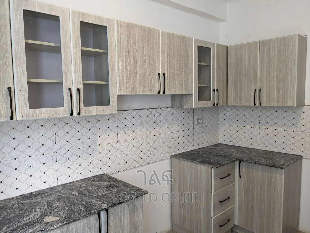 8bdrm House in የግል ቅንጡ መኖሪያ ቤት, Bole for sale