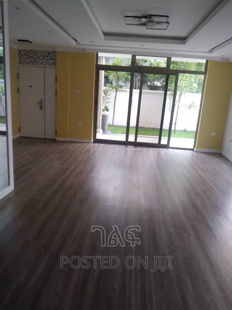 4bdrm House in የግል, Bole for sale