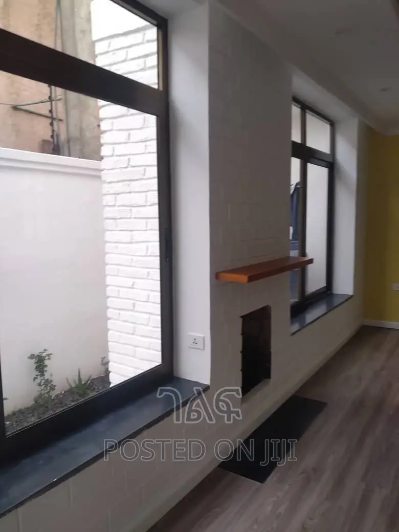4bdrm House in የግል, Bole for sale