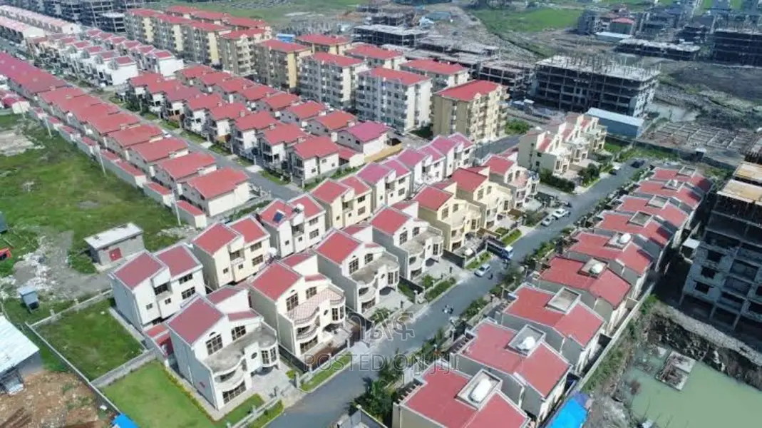 4bdrm House in የግል, Bole for sale