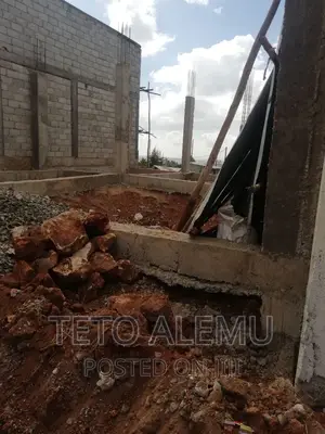 የሚሸጥ ቦታ አራራት ሆቴል አካባቢ