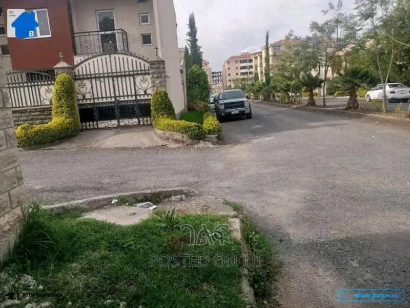 4bdrm House in የግል, Bole for sale