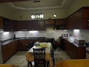 6bdrm House in የሚሸጥ ቤት መካኒሳ, Nifas Silk-Lafto for sale