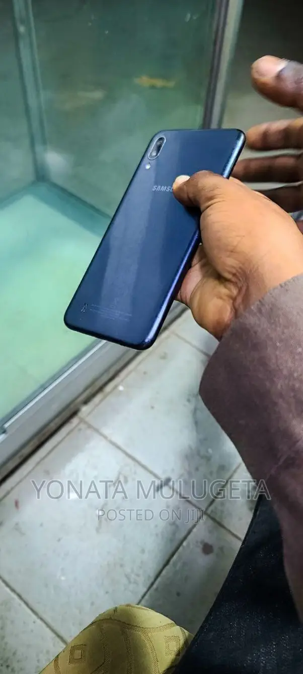 Samsung Galaxy M10 32 GB