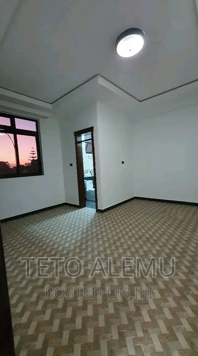 5bdrm House in የሚሸጥ ቤት ጉርድ ሾላ አካባቢ, Yeka for sale