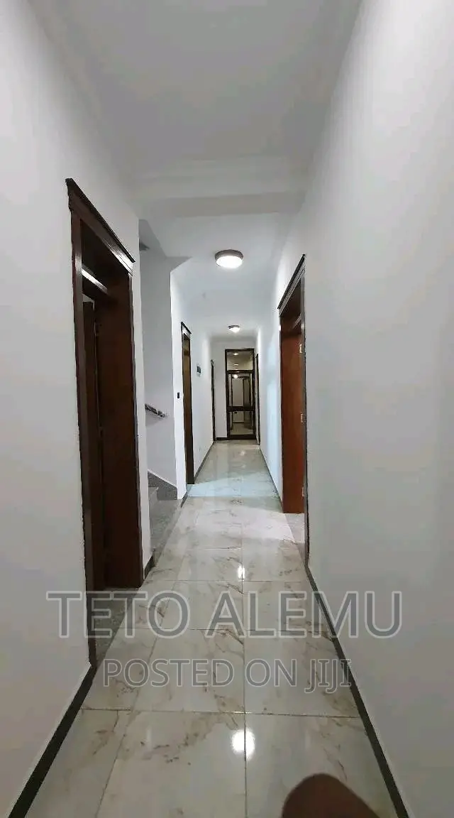 5bdrm House in የሚሸጥ ቤት ጉርድ ሾላ አካባቢ, Yeka for sale