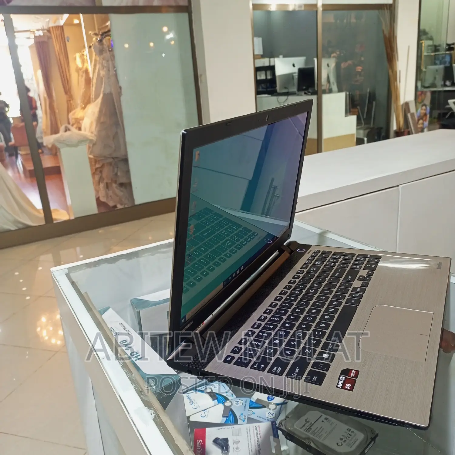 New Laptop Toshiba Satellite C55 4GB AMD A8 HDD 500GB