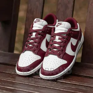 Nike Sb Dunk Low Burgndi Sneaker
