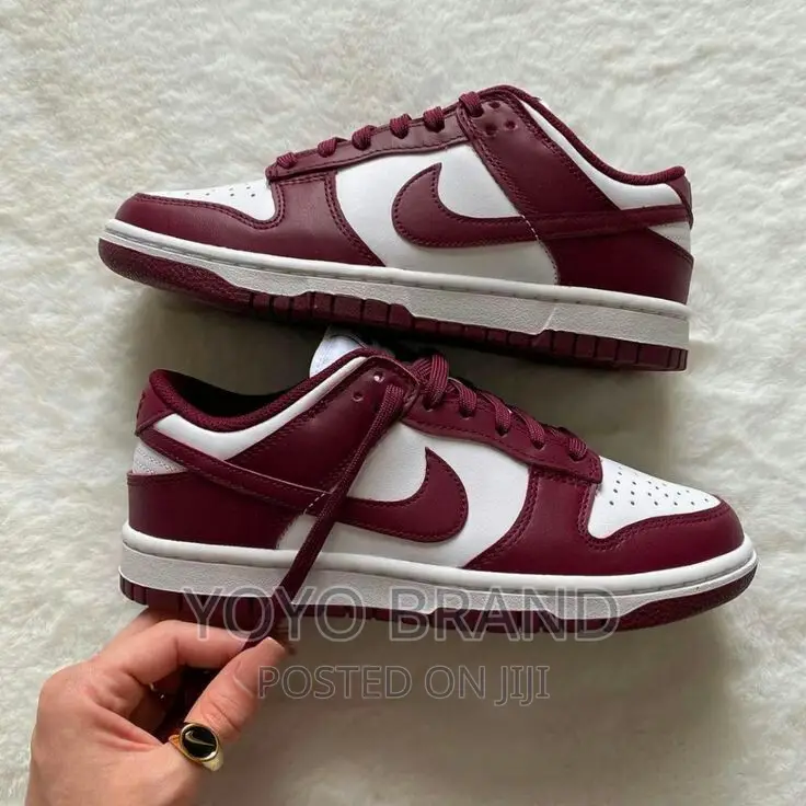 Nike Sb Dunk Low Burgndi Sneaker