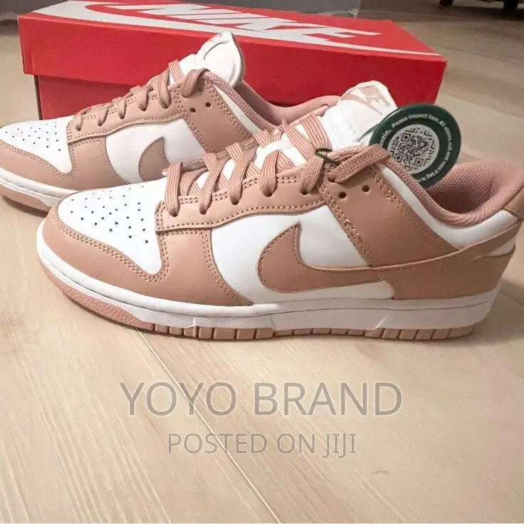 Nike Sb Dunk Low Rose Fashion Sneaker