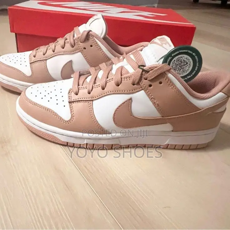 Nike Sb Dunk Low Rose Fashion Sneaker
