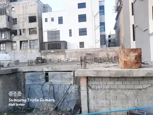 የሚሸጥ መሰርት የወጣ ቦታ አያት ለg+8 አፓርታመት