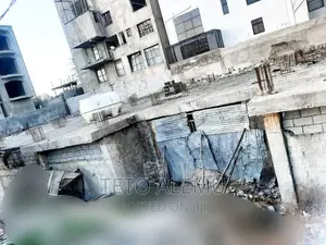 የሚሸጥ መሰርት የወጣ ቦታ አያት ለg+8 አፓርታመት