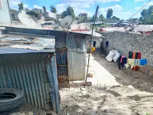 የሚሸጥ ዋና አስፓልት የያዘ ቦታ ቦሌ አራብሳ ውሀ ታንከር አካባቢ ቦታ ሽያጭ