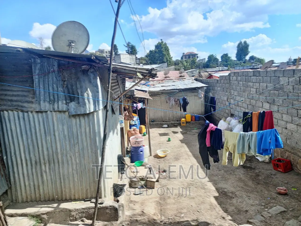 የሚሸጥ ዋና አስፓልት የያዘ ቦታ ቦሌ አራብሳ ውሀ ታንከር አካባቢ ቦታ ሽያጭ