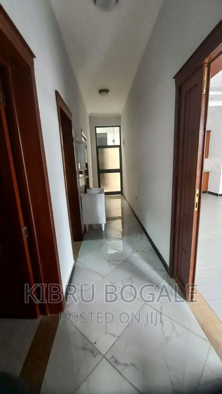 5bdrm Villa in Ayat, Bole for sale