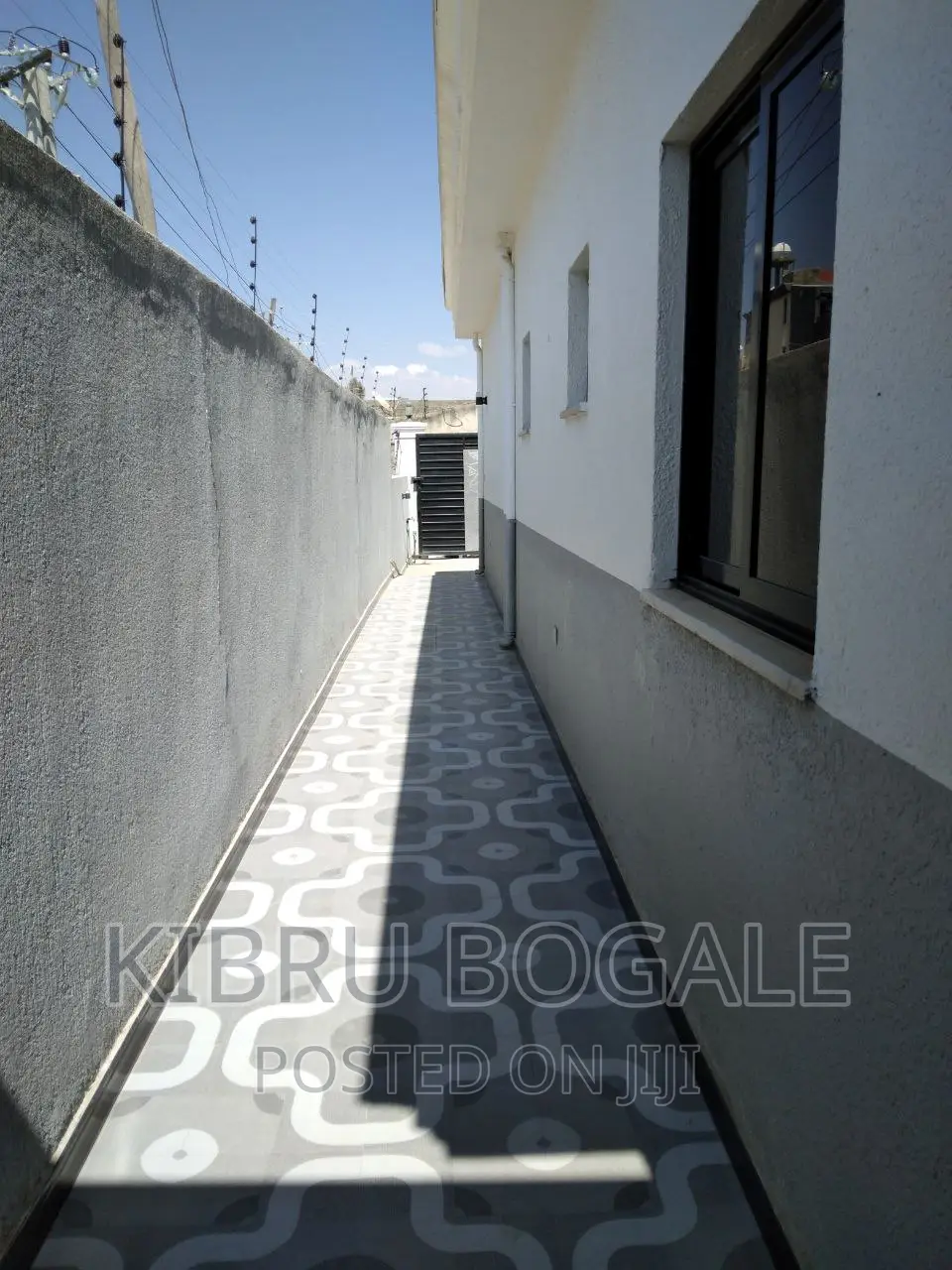 5bdrm Villa in Ayat, Bole for sale