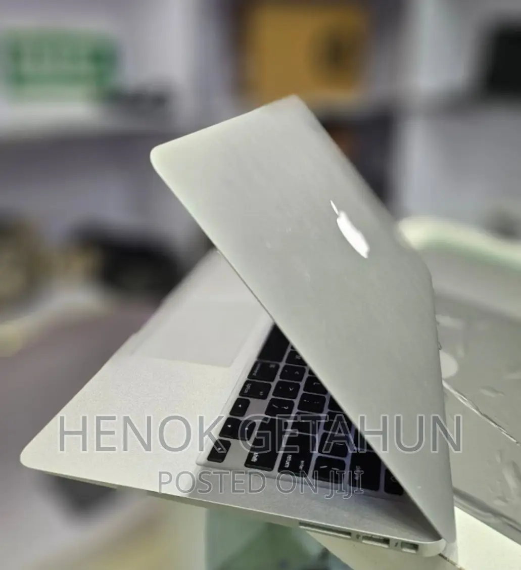 New Laptop Apple MacBook Air 2017 8GB Intel Core i5 SSD 128GB