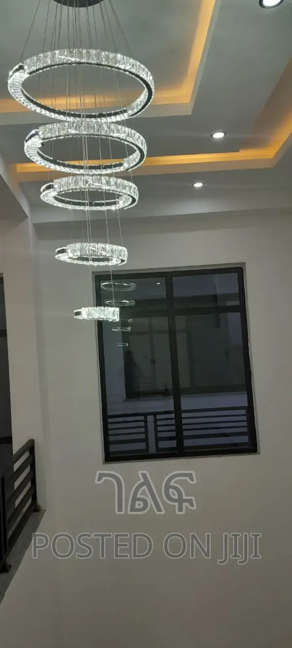 7bdrm House in የግል, Bole for sale