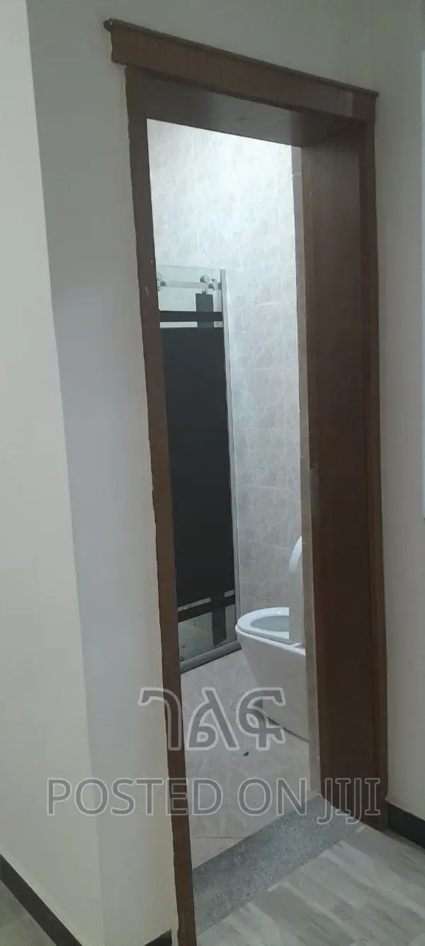 7bdrm House in የግል, Bole for sale