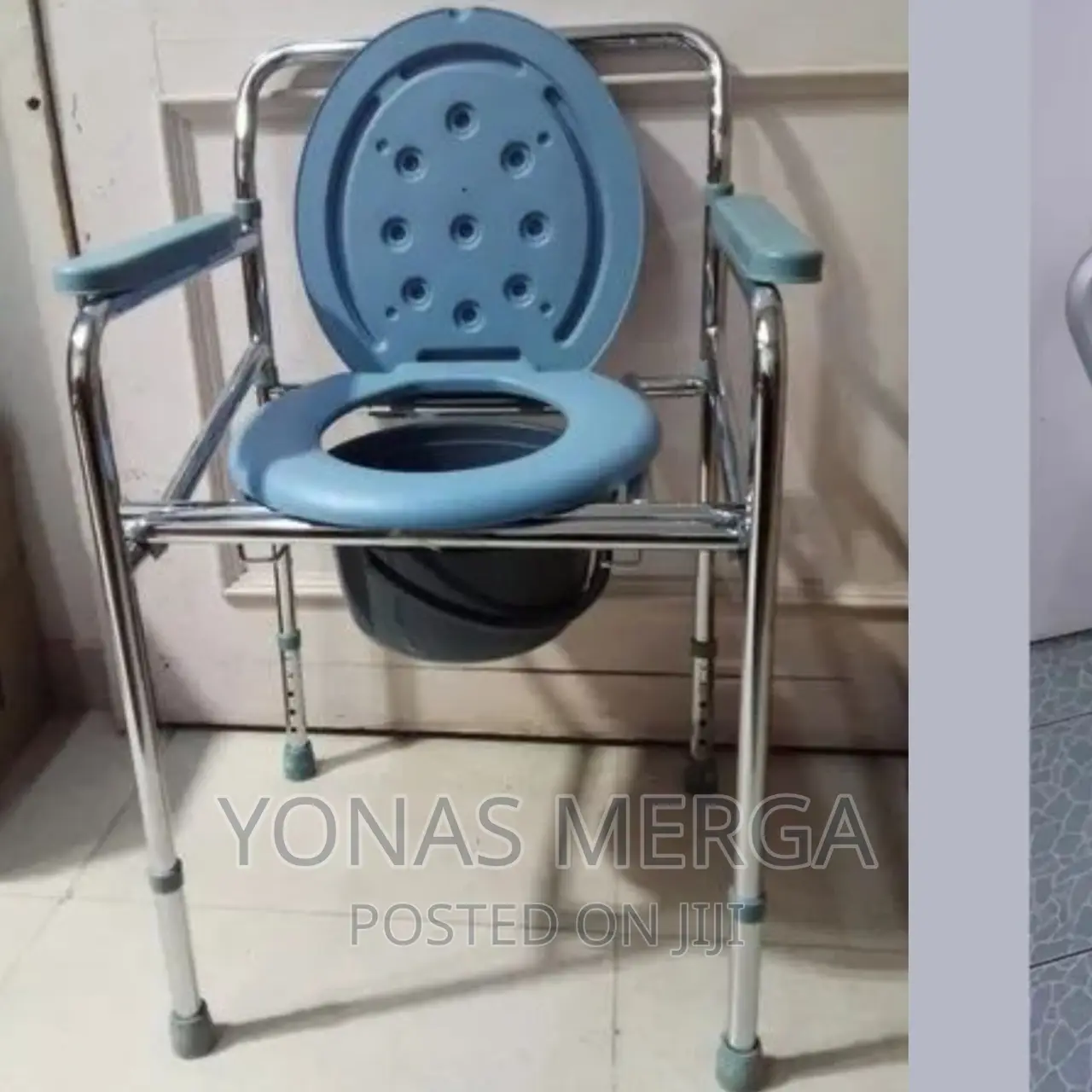The Toilet Can Be Used as a Bath Chair, Mobile Toilet, Seat