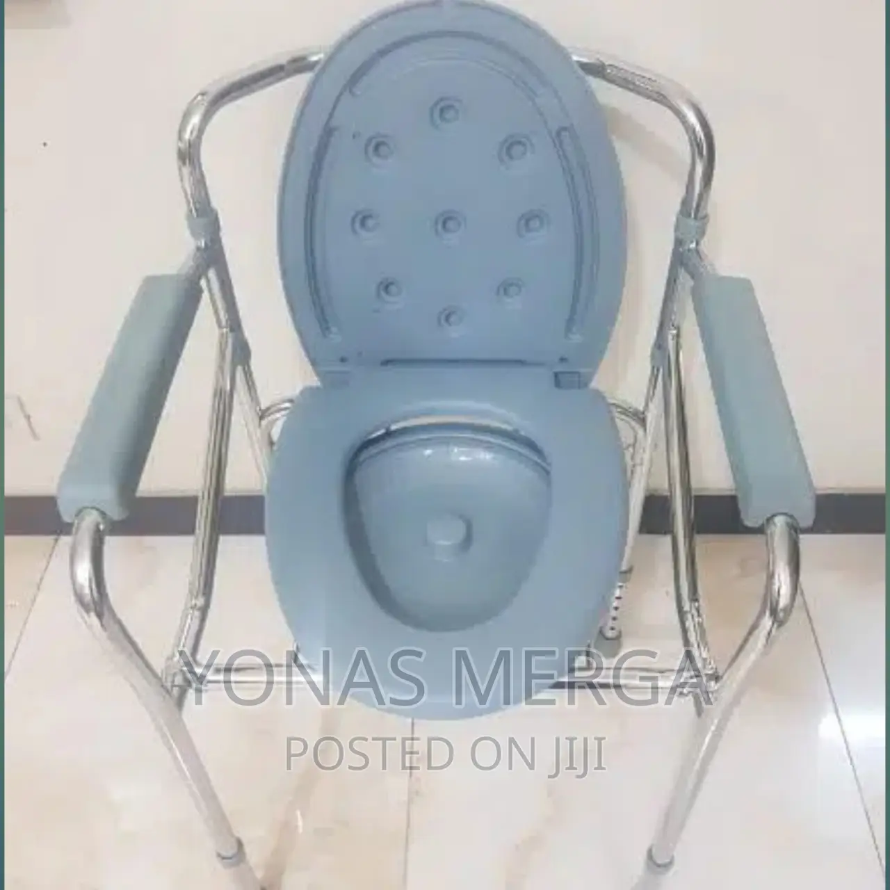 Toilet Pot Capacity Chair With Toilet Style Seat and Cover