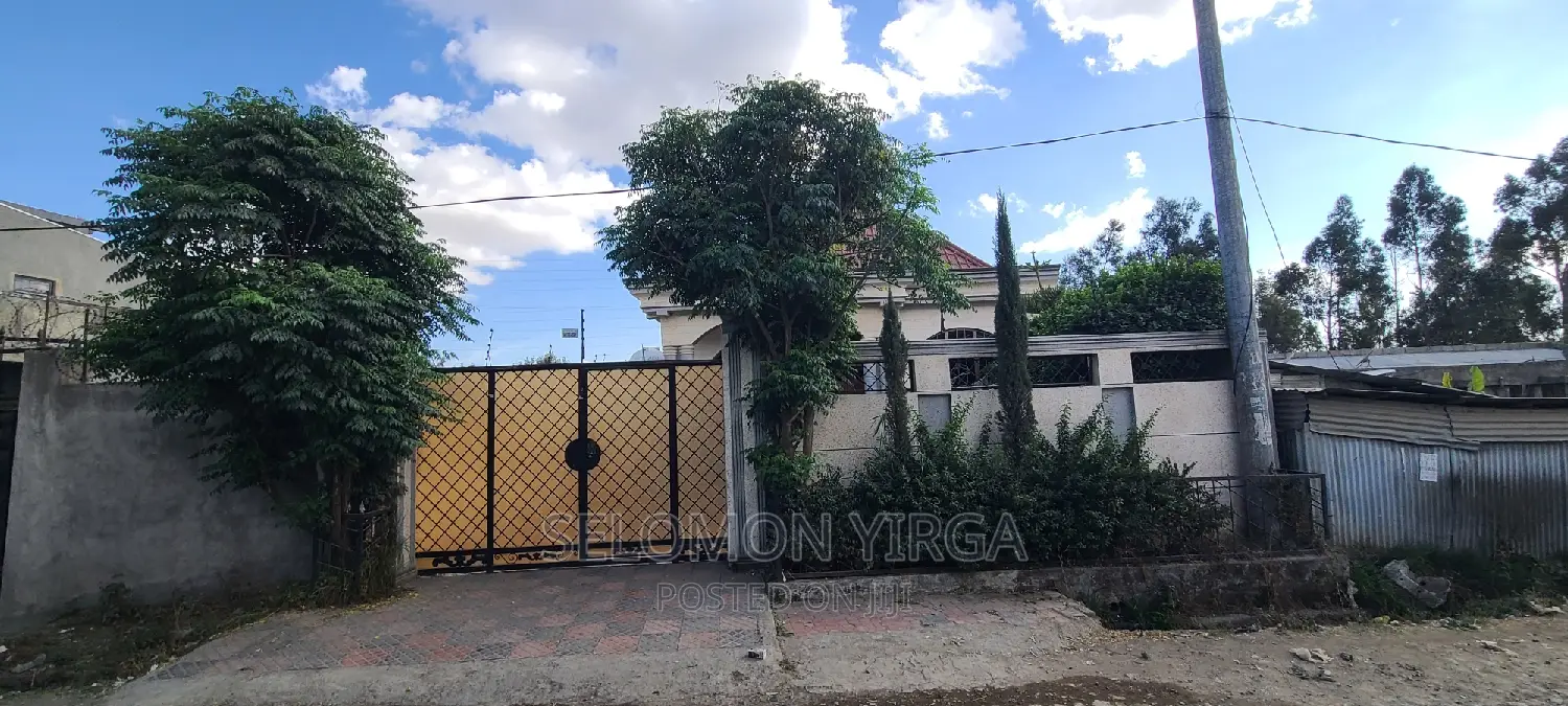 4bdrm Villa in Adis Abba, Bole for sale