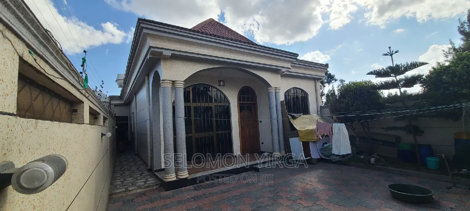 4bdrm Villa in Adis Abba, Bole for sale
