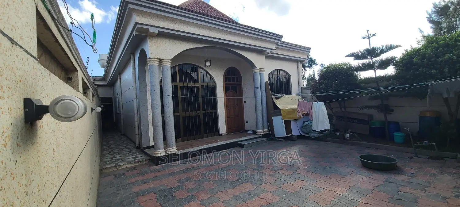 4bdrm Villa in Adis Abba, Bole for sale