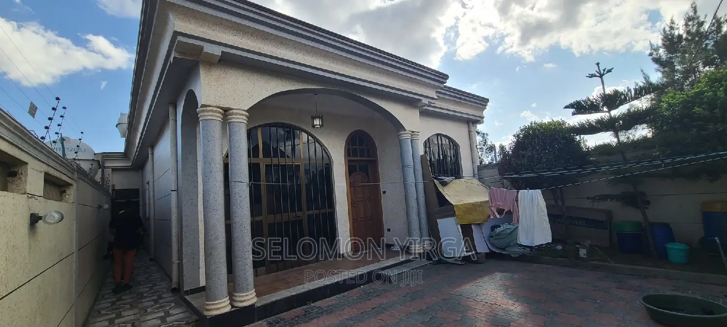 4bdrm Villa in Adis Abba, Bole for sale