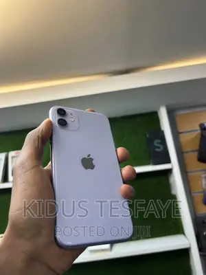 Photo - Apple iPhone 11 128 GB Purple