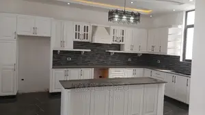 Furnished 12bdrm House in Hayat, Yeka for sale