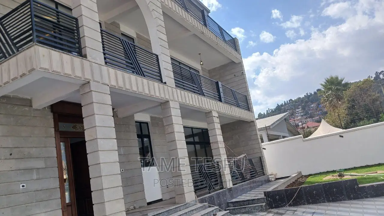 Furnished 12bdrm House in Hayat, Yeka for sale
