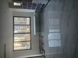 52 ካሬ Office in Bole