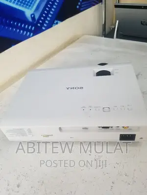 Photo - High Quality SONY Dx102 Projector