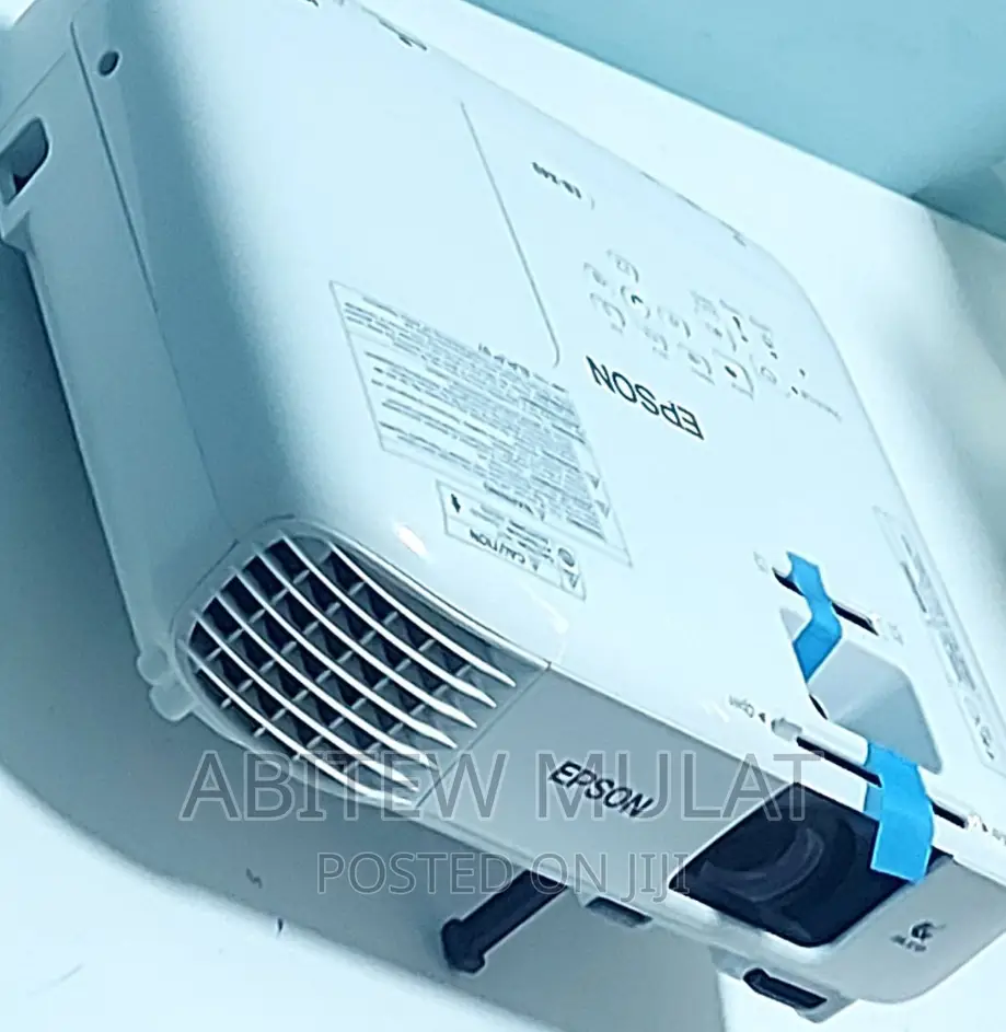 Brand New EPSON Projector With Manual CD and Cartoon