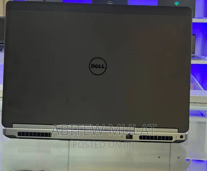 New Laptop Dell Precision 7720 32GB Intel Core I7 SSD 512GB