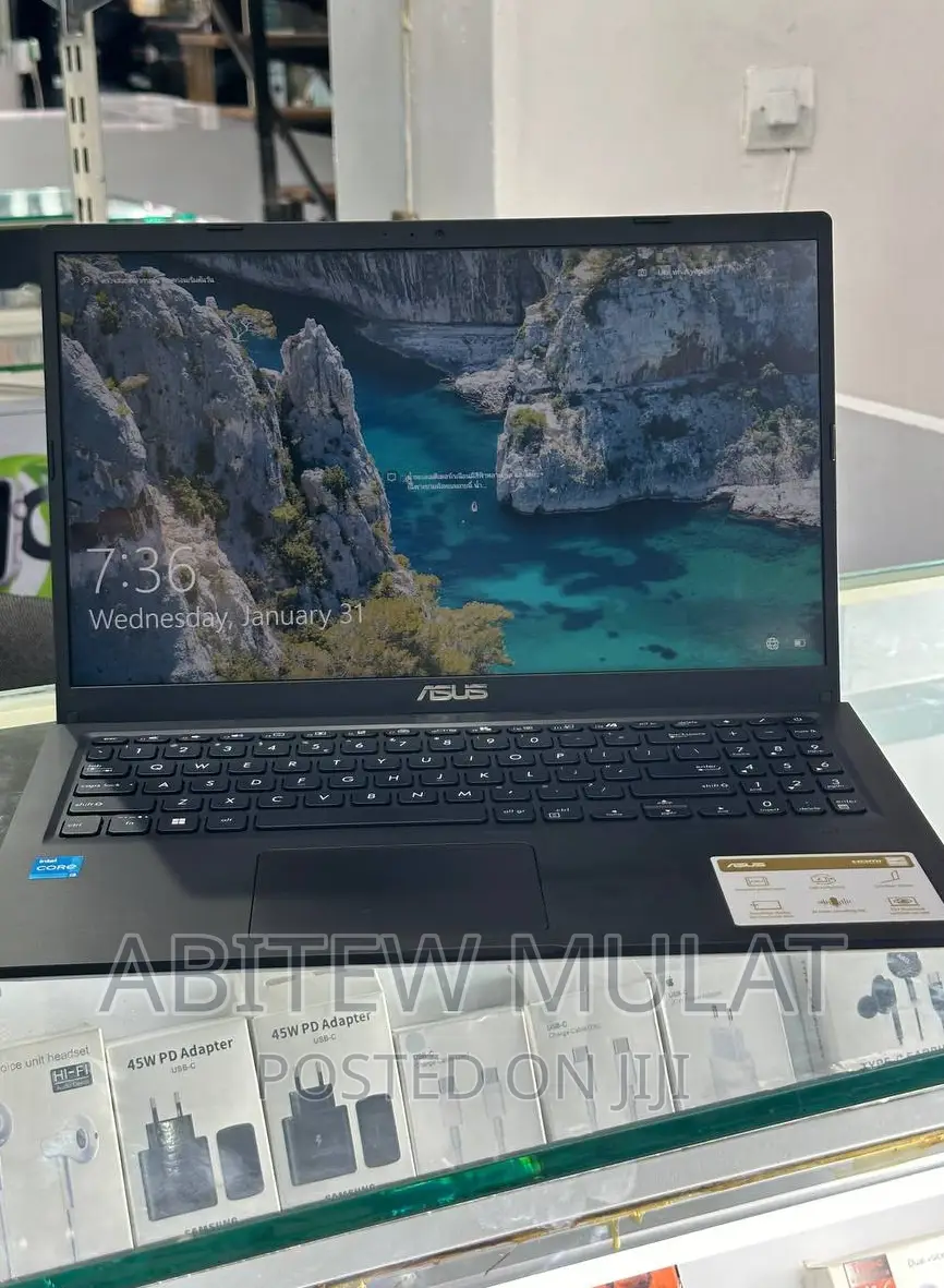 New Laptop Asus VivoBook 15 X505BA 8GB Intel Core I3 SSD 256GB