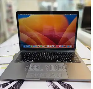 Photo - New Laptop Apple MacBook Pro 2017 16GB Intel Core I7 SSD 256GB