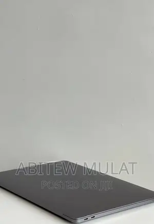 New Laptop Apple MacBook Pro 2017 8GB Intel Core I5 SSD 512GB