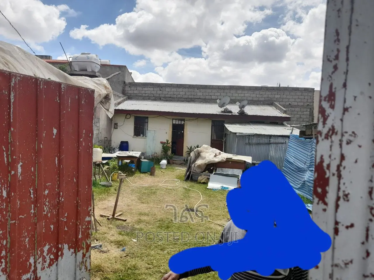 የሚሸጥ ሰርቪስ ቤት ||