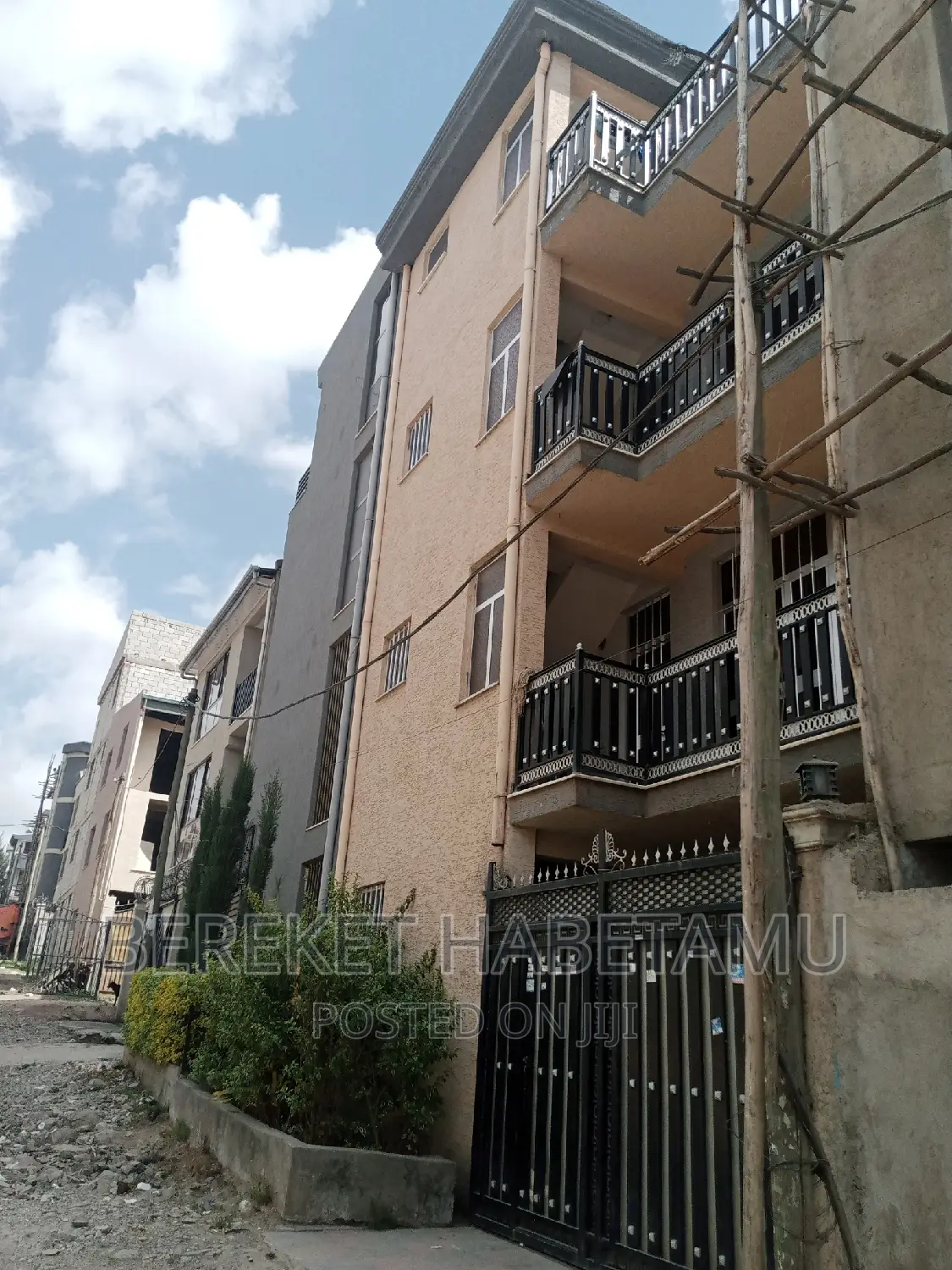 5bdrm House in አዲስ አበባ, Nifas Silk-Lafto for sale