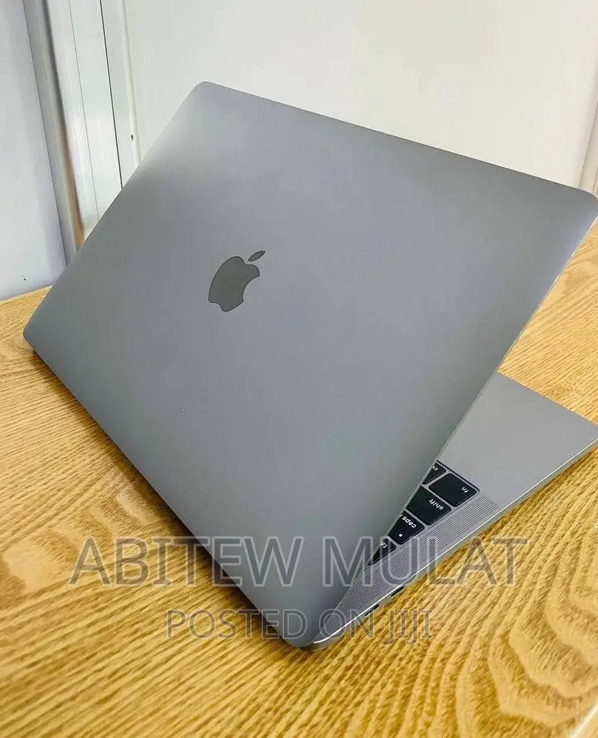 New Laptop Apple MacBook Pro M1 8GB Apple M1 Pro SSD 256GB