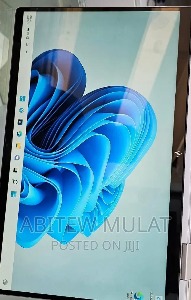 New Laptop HP Envy X360 8GB Intel Core I5 SSD 1T