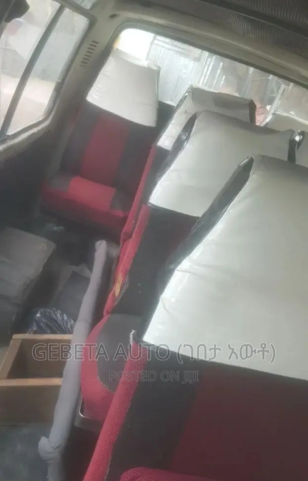 Toyota HiAce 1998 Blue