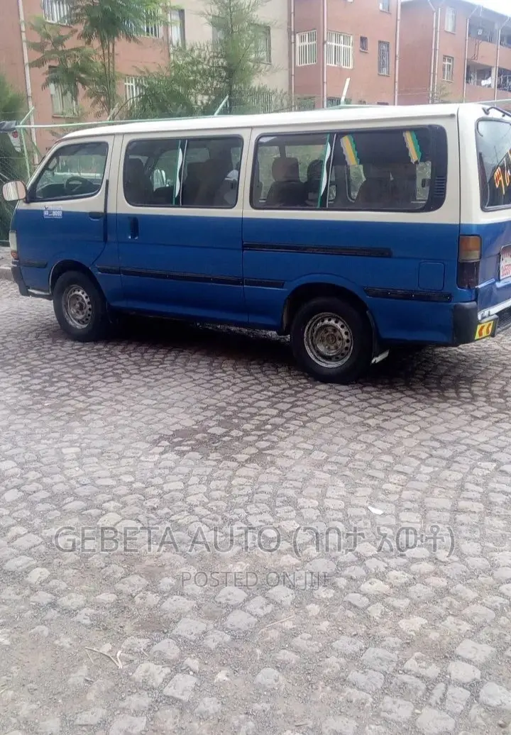 Toyota HiAce 1998 Blue